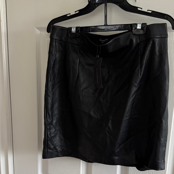 NWT Dynamite Black Faux Leather Pencil Skirt - Picture 2 of 3